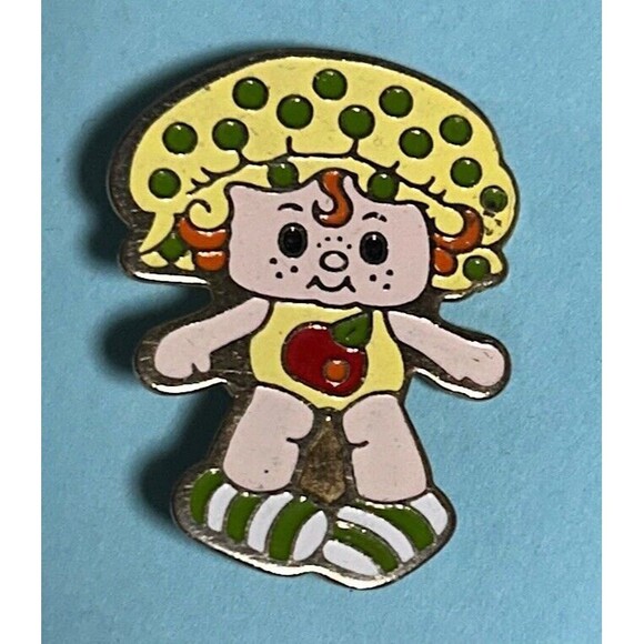 Vtg 1980 Strawberry Shortcake Apple Dumpling Gold Tone Lapel Pin AGC - Picture 2 of 4